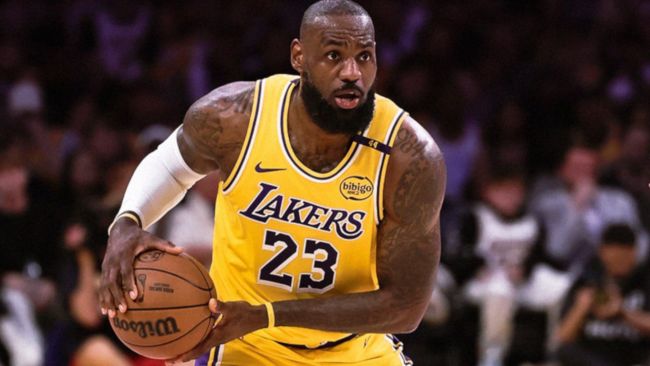 LeBron James bat le record du nombre de victoires en carrière alors que les Lakers remportent le titre de division.