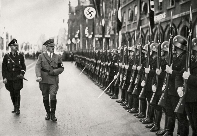 Le trouble sexuel génétique caché d'Hitler révèle encore plus de détails : Micropénis (et une seule boule).