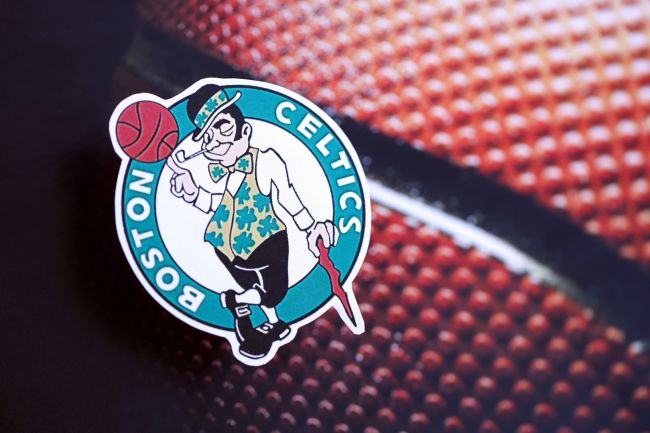 Les Boston Celtics, champions en titre, ne tiennent qu'à un fil en demi-finale de la NBA