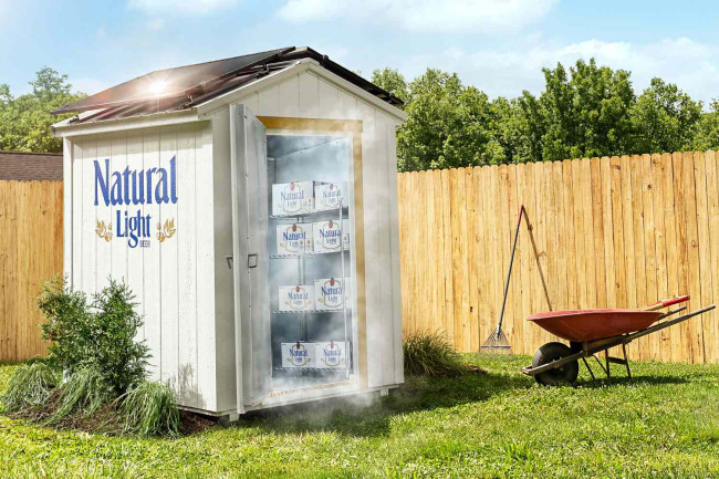 Enfin, un gadget de jardin qui résout le seul vrai problème de l'été : la bière tiède
