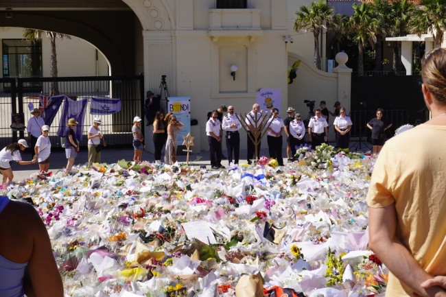 L'Australie organise une journée de deuil national pour les victimes du massacre de Bondi Beach.