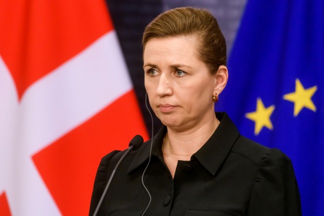 Mette Frederiksen "ne peut pas exclure" l'implication de la Russie dans les observations de drones qui ont entraîné la fermeture des aéroports de Copenhague et d'Oslo.