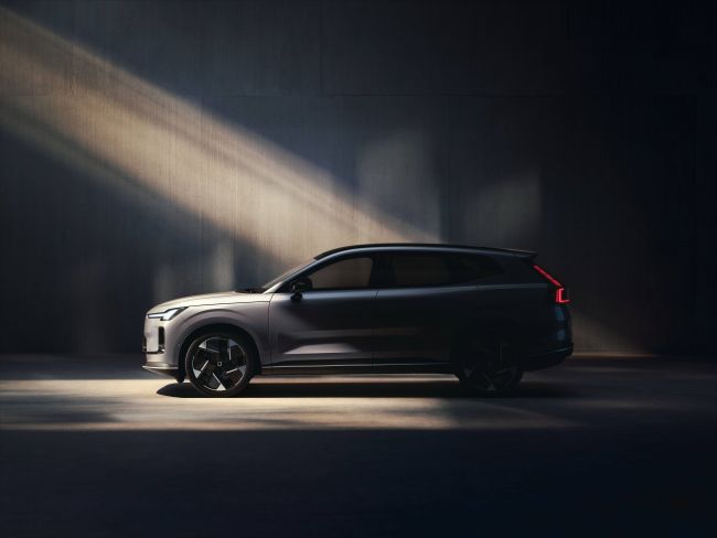 Volvo présente le premier véhicule hybride rechargeable à autonomie étendue