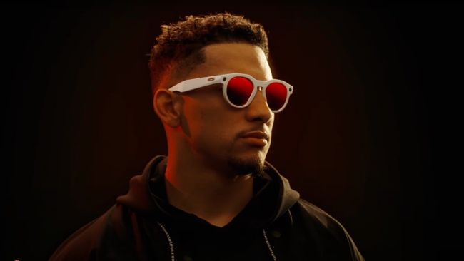 Meta et Oakley s'associent pour créer des "lunettes d'IA performantes".