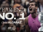 Carlos Alcaraz s'assure le titre de num&eacute;ro 1 mondial en 2025 et se qualifie pour les demi-finales.