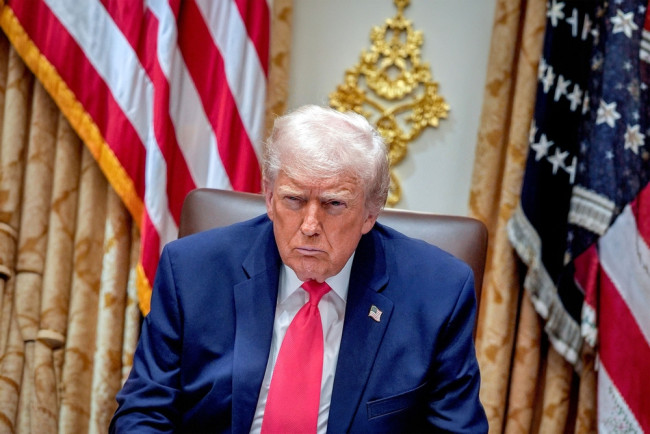 Trump menace de tarifs douaniers plus élevés les pays qui "jouent le jeu"