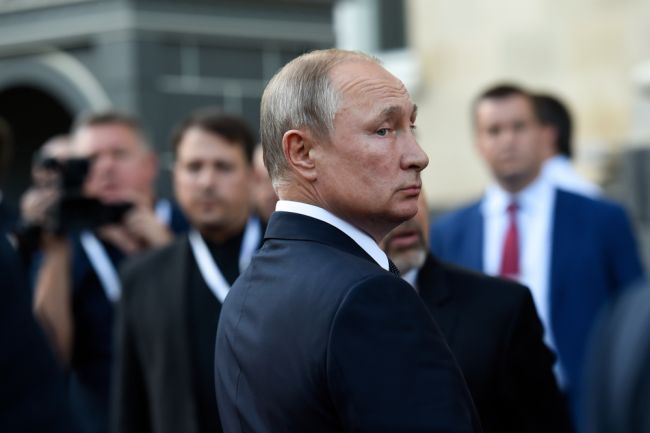 La Russie condamne les frappes américaines lors de sa rencontre avec le ministre iranien des affaires étrangères