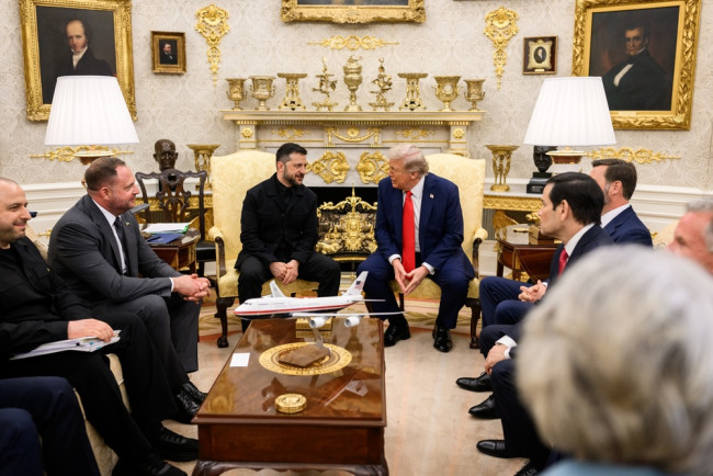 Zelensky exhorte Trump à se rendre en Ukraine