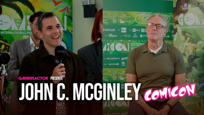A Rooster portant Scrubs - John C. McGinley Comicon Napoli Interview
